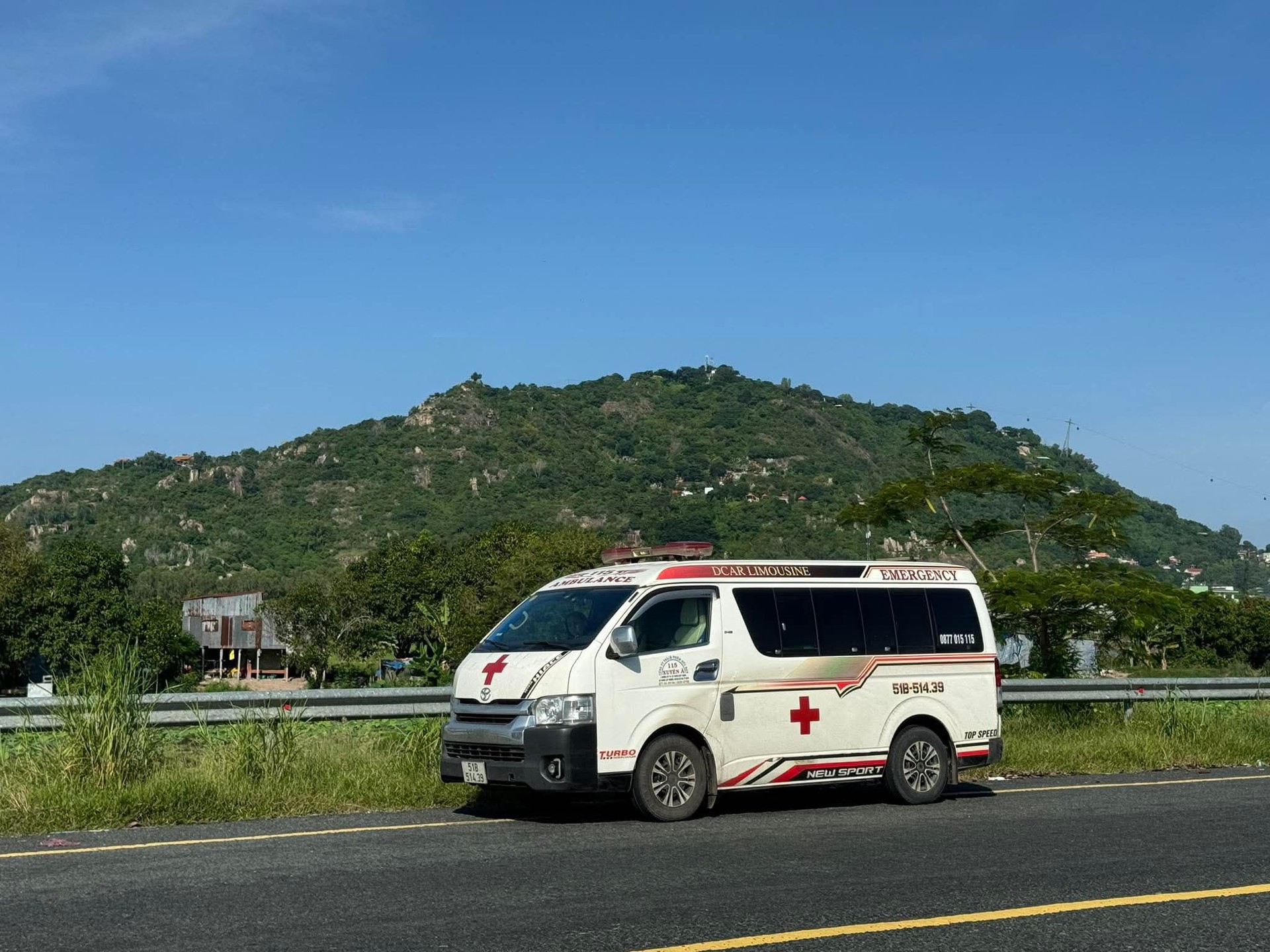 Xe cứu thương Tây Ninh 115 hiện đại